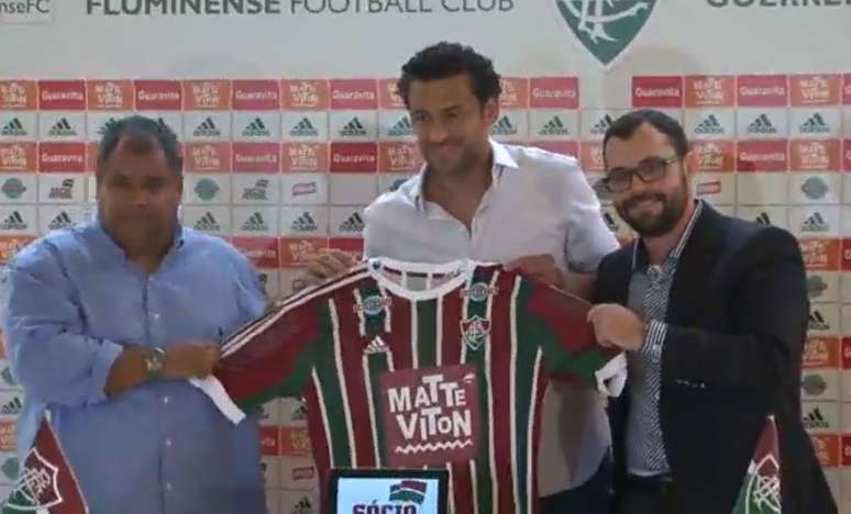 Fred renovou contrato com o Fluminense