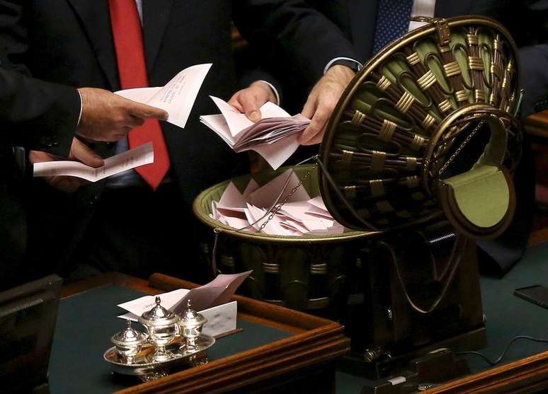 Autoridades abrem votação no Parlamento em Roma para eleger novo presidente italiano. 30/01/2015.