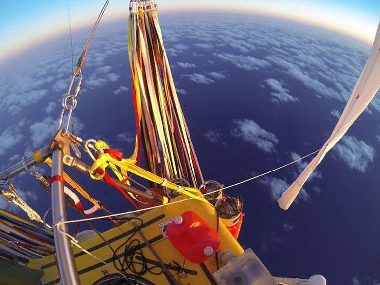 Dupla é a primeira a tentar cruzar o Pacífico em balão desde 1981