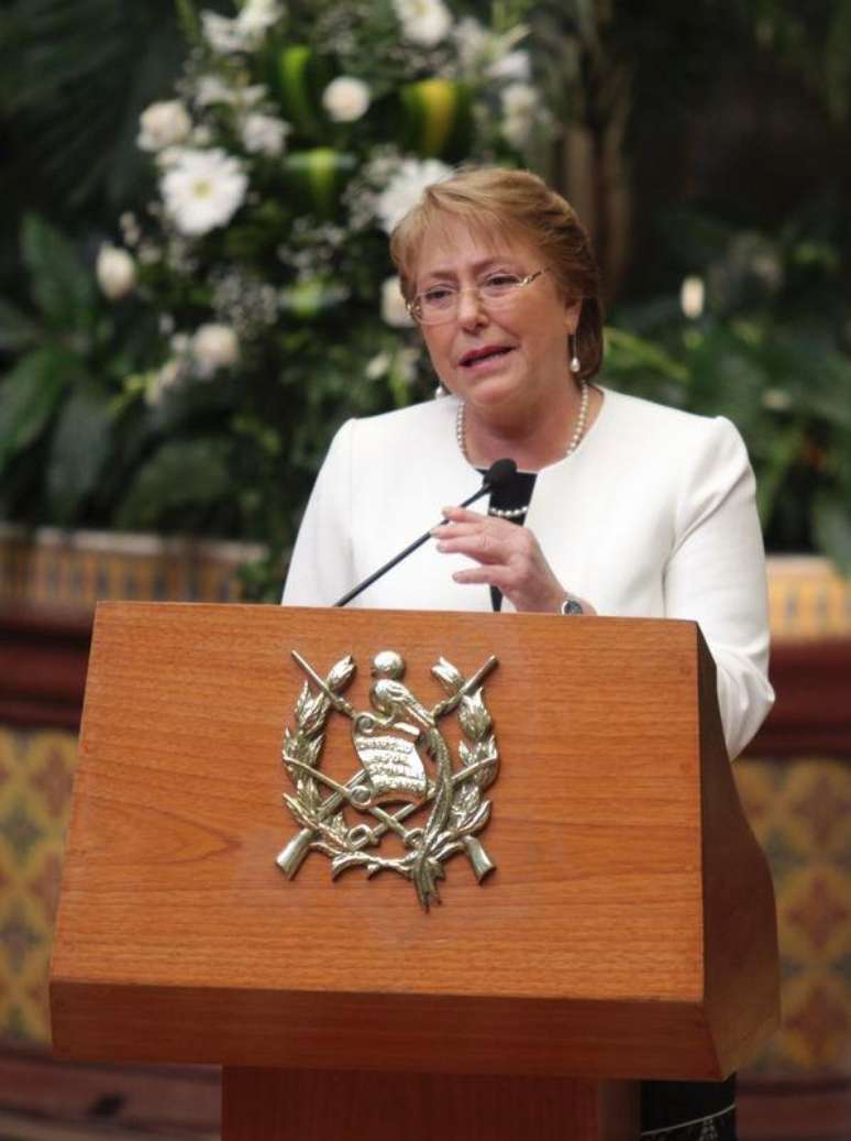 <p>Michelle Bachelet diz que proibição do aborto põe em risco a vida das mulheres</p>