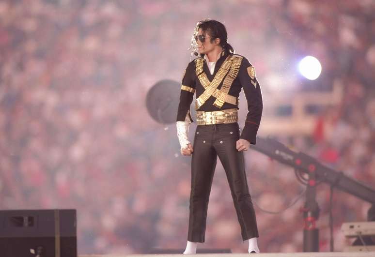 <p>Michael Jackson ficou em segundo lugar com o look do Super Bowl XXVII, em 1993</p>