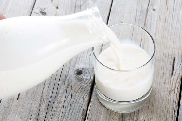 <p>Alguns estudos ligaram o leite ao risco de câncer de ovário e próstata</p>