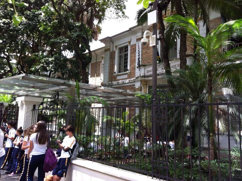 Por conta de um po&ccedil;o artesanal, col&eacute;gio Dante Alighieri n&atilde;o chegou a ter redu&ccedil;&atilde;o na press&atilde;o de &aacute;gua