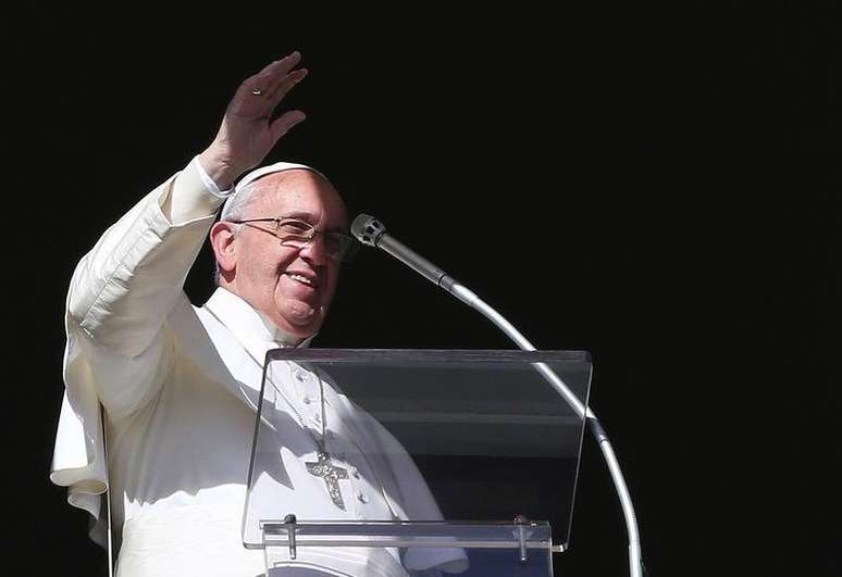 <p>O papa Francisco durante ora&ccedil;&atilde;o do Angelus na Pra&ccedil;a S&atilde;o Pedro, no Vaticano, em 1&ordm; de fevereiro</p>