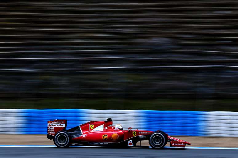 <p>Vettel disputará a primeira temporada vestindo vermelho</p>
