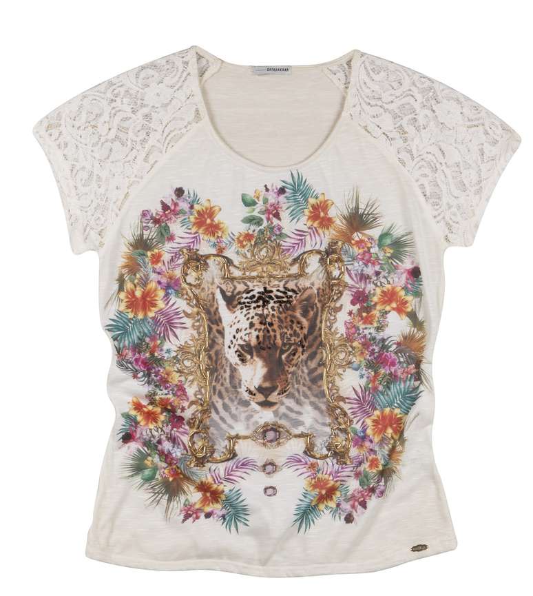 Op&ccedil;&atilde;o estampada e com mangas em renda, da Gatabakana. Pre&ccedil;o: R$ 212,25. Informa&ccedil;&otilde;es: (47) 3379-4444