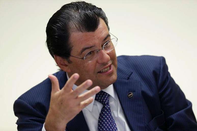 <p>Em entrevista, ministro disse que é preciso que São Pedro ajude para que as chuvas aumentem o nível dos reservatórios das hidrelétricas</p>