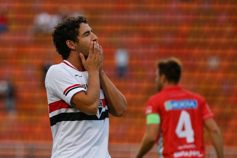 <p>Pato marcou três gol contra o Capivariano e tem quatro na temporada... mas não pode enfrentar Corinthians</p>