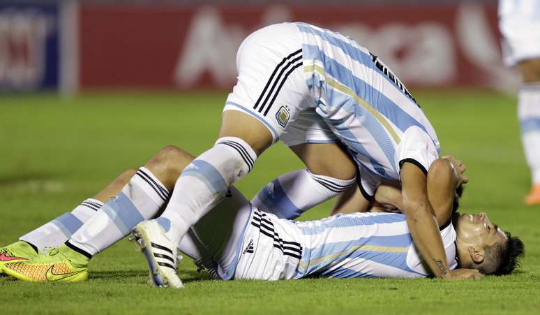 Argentina passou pelo Paraguai com gol facilidade: 3 a 0