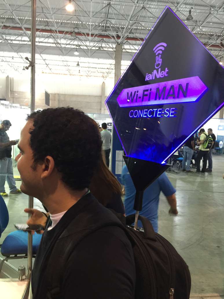 Wi-Fi Man distribui rede móvel durante a Campus Party 2015