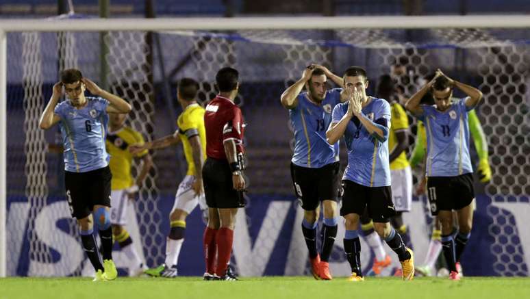 Uruguai lamenta chance desperdiçada; empate e decisão de vaga na Olimpíada para última rodada