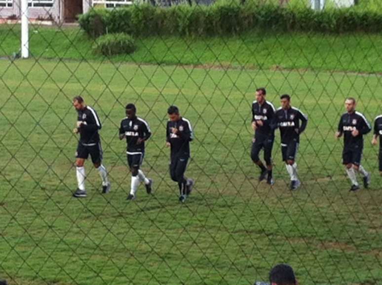 <p>Mendoza se enturmou rapidamente com os colegas de Corinthians e espera sair jogando na quarta</p>