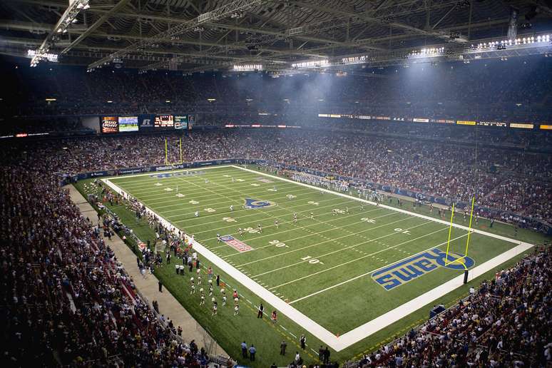 <p>Edward Jones Dome, atual estádio do St.Louis Rams, deve ser inutilizado</p>