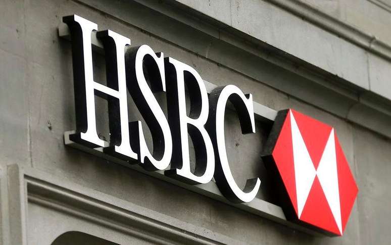 <p>Logo do banco HSBC em agência em Zurique</p>