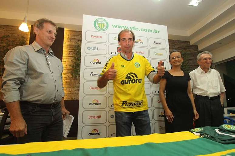 Paulo Baier (ex-Criciúma, Atlético-PR, Santos, Palmeiras...): Ypiranga-RS