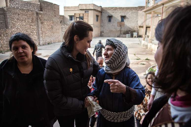  Angelina Jolie em visita ao Iraque em janeiro de 2015                                                                     