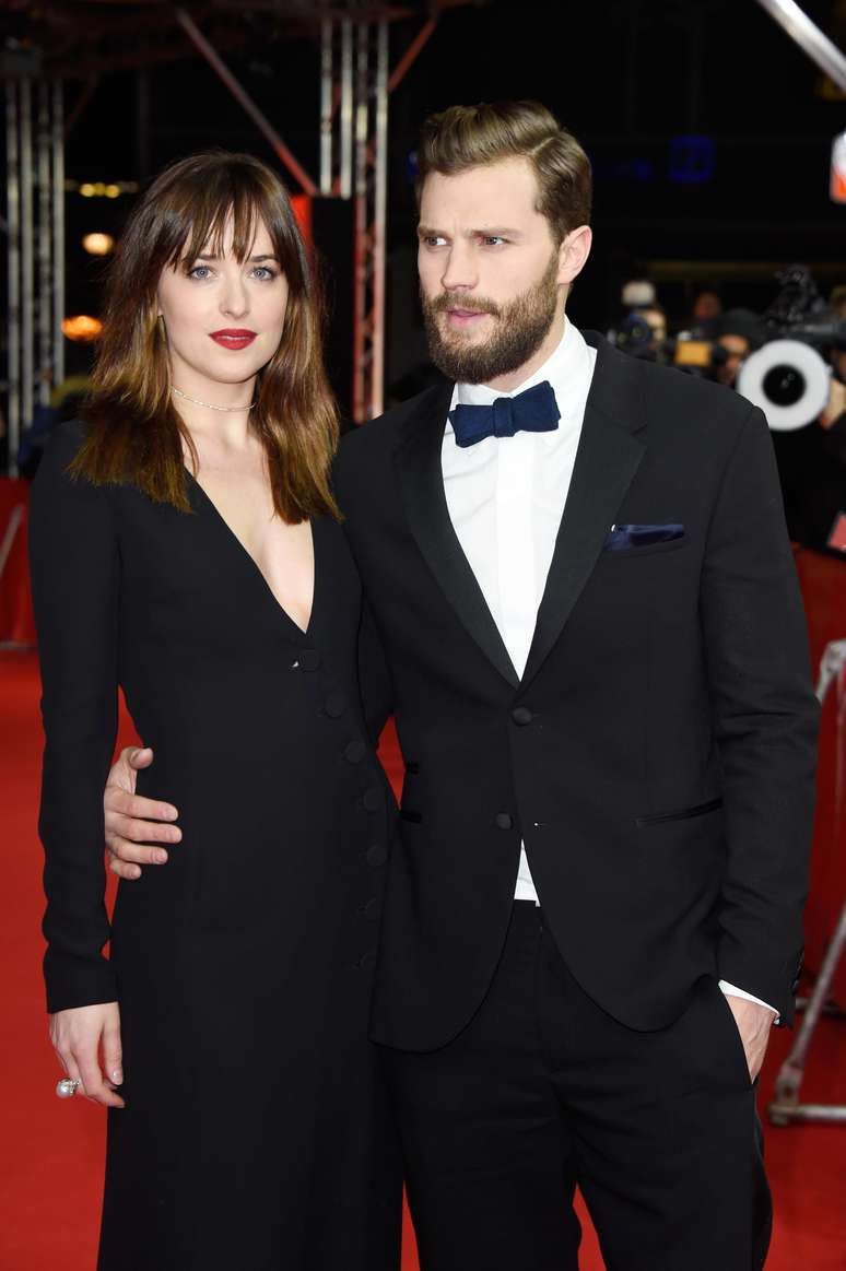 <p>Dakota Johnson e&nbsp;Jamie Dornan posaram juntos na premi&egrave;re do longa</p>