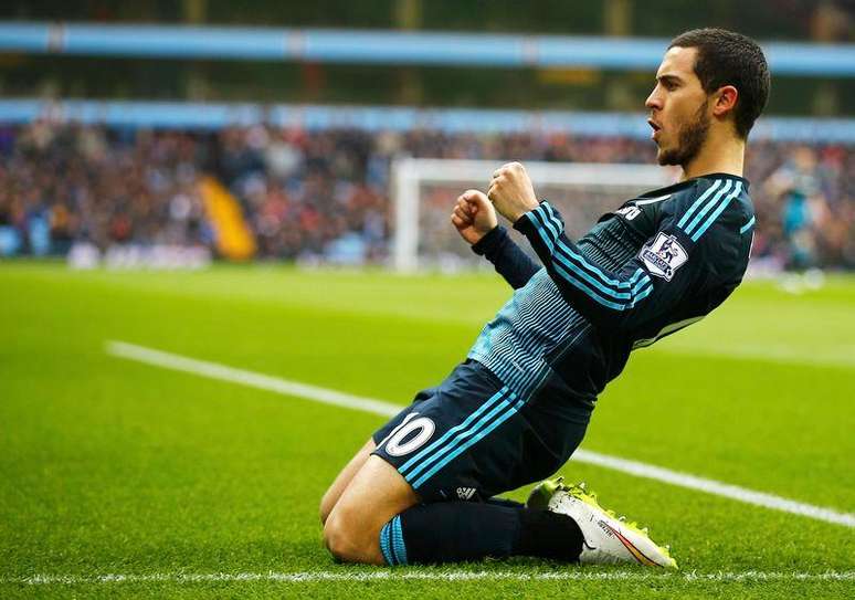 <p>Eden Hazard, do Chelsea, comemora gol contra o Aston Villa no Campeonato Inglês</p>