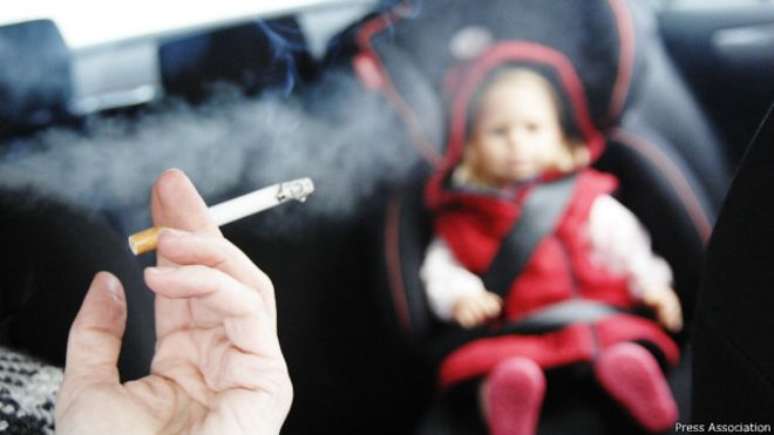 Motoristas não poderão mais fumar em carros que tiverem crianças como passageiros