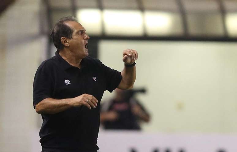 <p>Técnico comentou o desempenho do São Paulo em clássico</p>