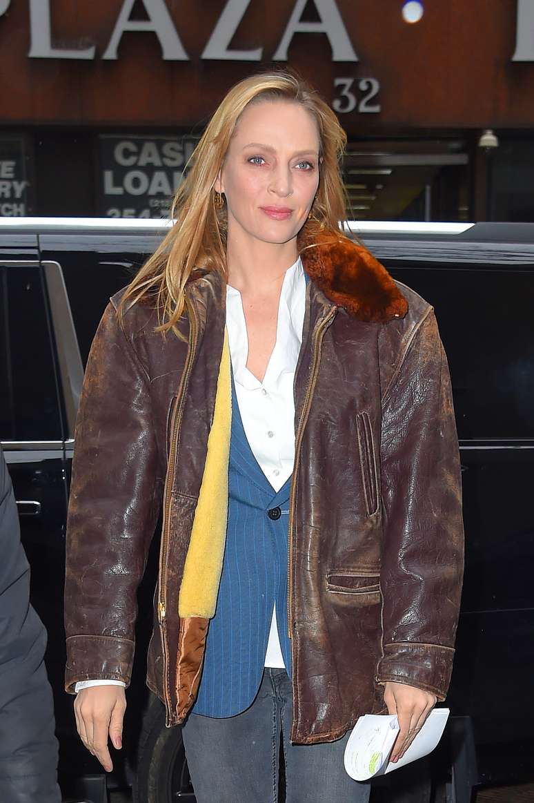 Uma Thurman chega sem maquiagem para a gravação do 'Today Show'