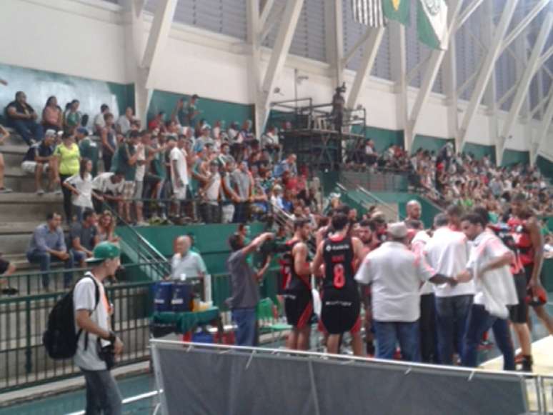 Torcedores palmeirenses declararam amor ao time aos quatro cantos do Palestra Itália