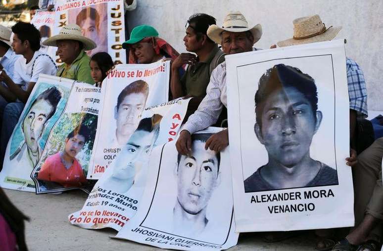 <p>Os familiares dos 43 estudantes desaparecidos falaram à ONU que não acreditam na investigação do governo mexicano</p>