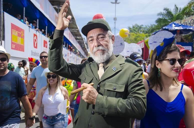 O eterno líder da Revolução Cubana veio saudar o povo pernambucano e encontrou com o casal Lampião e Maria Bonita 