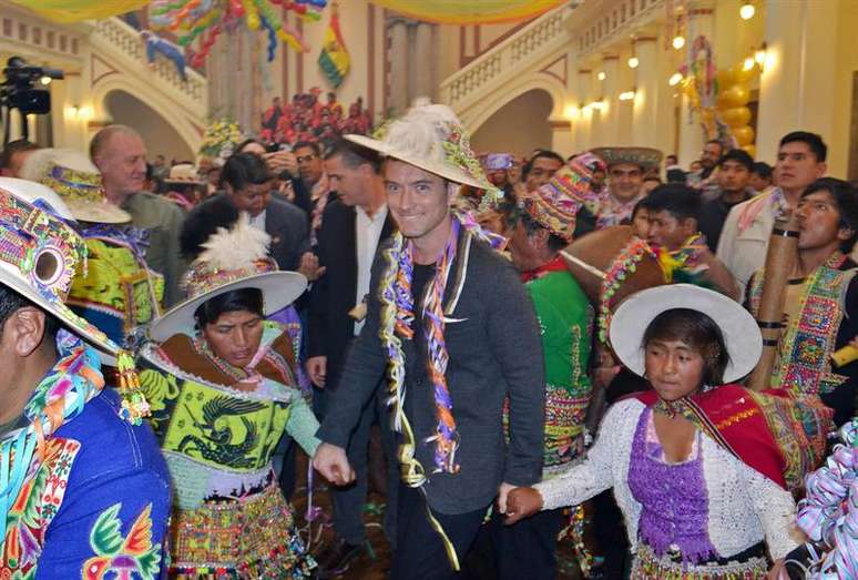 Jude Law, no Carnaval da Bolívia