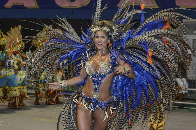 A Nenê de Vila Matilde encerrou o primeiro dia de desfiles do Carnaval de São Paulo. O tema da escola foi Moçambique, a lendária terra do Bogotá sagrado