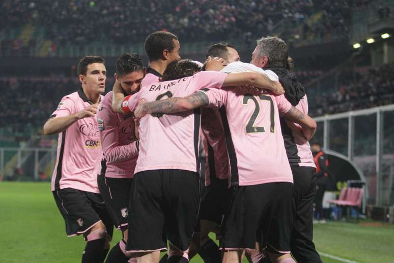 <p>Palermo n&atilde;o tomou conhecimento do rival e fez tr&ecirc;s gols</p>