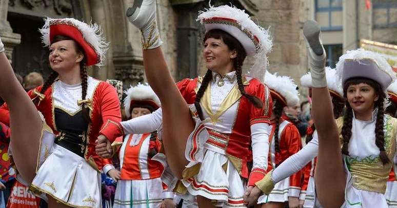 A festa de carnaval de Braunschweig deveria começar às 9h (de Brasília) deste domingo