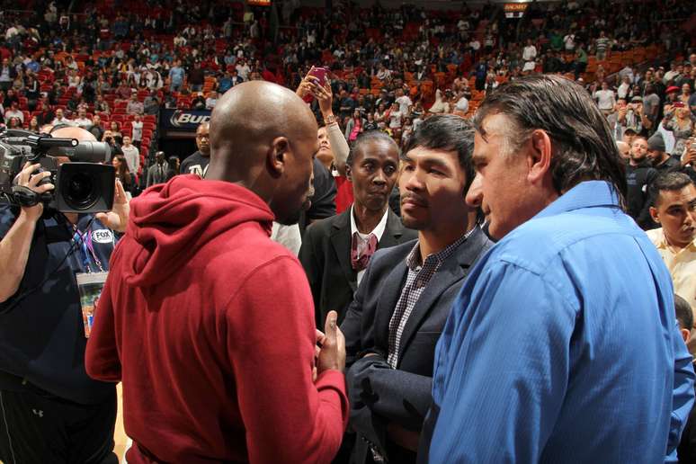 Lutadores se encontraram em jogo da NBA, entre Bucks e Heat, no mês passado