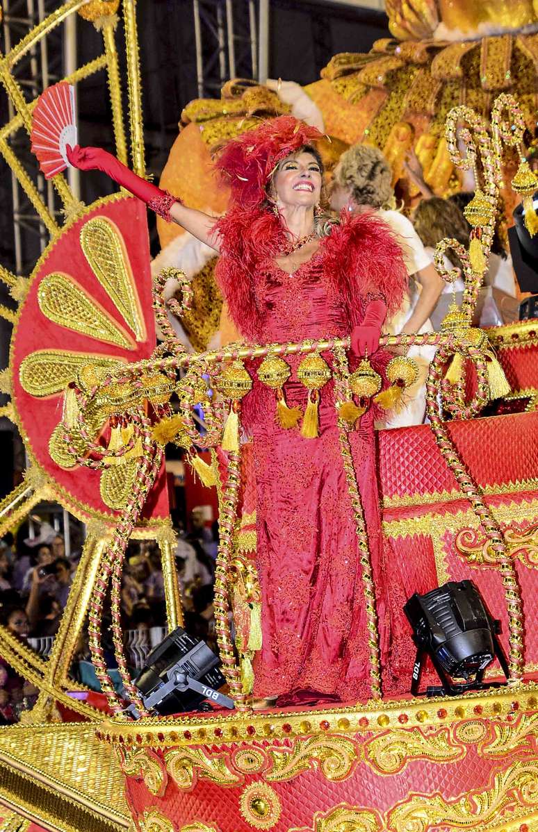 Marília Pêra foi homenageada pela Mocidade Alegre