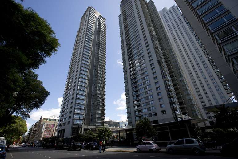 O corpo carbonizado foi encontrado a poucos metros do condomínio Le Parc (foto) onde vivia o promotor Alberto Nisman