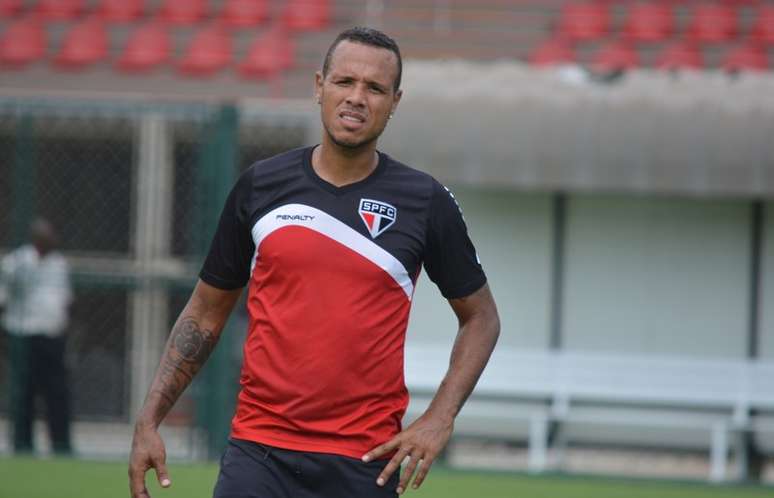 <p>Luís Fabiano vai desfalcar São Paulo em clássico com Palmeiras</p>