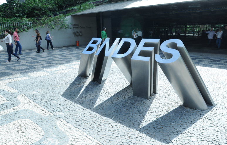 <p>Juros para financiamento do BNDES ficam mais altos</p>