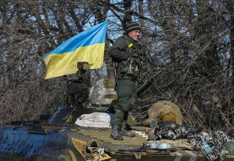 Militar ucrâniano em direção a Artemivsk. 18/02/2015