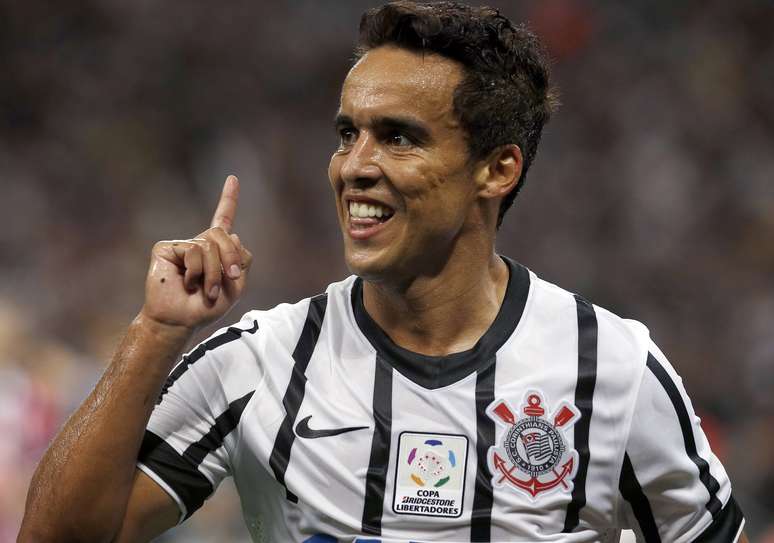 <p>Jadson fez um gol e deu uma assistência no clássico</p>