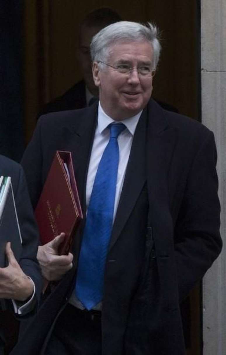 Secretário de Defesa britânico, Michael Fallon após reunião no gabinete, em Londres. 03/12/2014