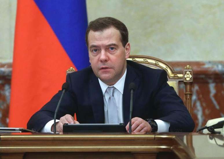 O primeiro-ministro russo, Dmitry Medvedev, lidera uma reunião de governo em Moscou, na Rússia, nesta quinta-feira. 19/02/2015