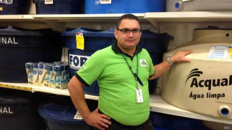 Gerente da Leroy Merlin, Clodoaldo Lins diz que a venda de caixas d'água em sua loja aumentou 506%