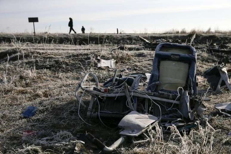 Destroços do voo MH17 da Malaysia Airlines que foi derrubado na Ucrânia, em Hrabove (Grabovo), na região de Donetsk, leste da Ucrânia, em dezembro. 15/12/2014