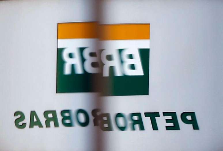 <p>Queda no rating joga mais pressão sobre a Petrobras</p>