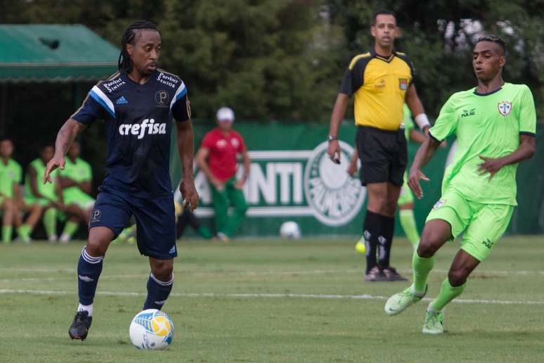 <p>Arouca vai estrear pelo Palmeiras no pr&oacute;ximo s&aacute;bado</p>