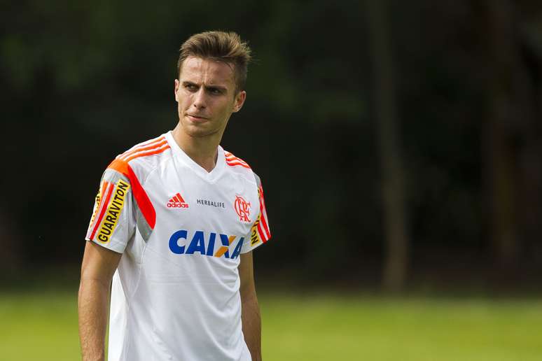 Bressan está de volta ao Grêmio após passagem por empréstimo pelo Flamengo