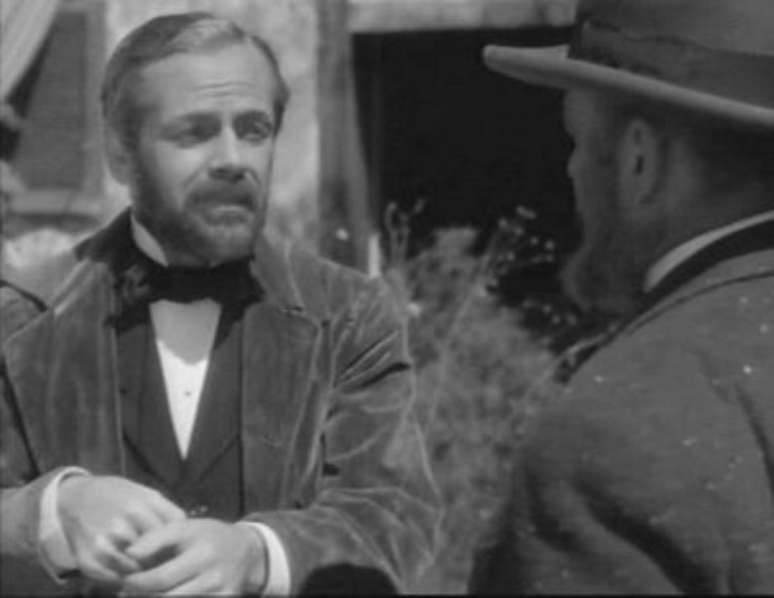 Paul Muni fez sucesso em 'A Vida de Louis Pasteur'