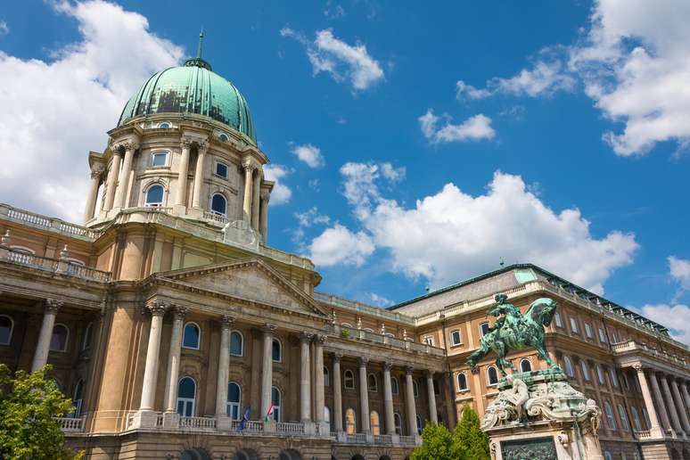 O Castelo de Buda é um dos cartões postais de Budapeste, na Hungria   