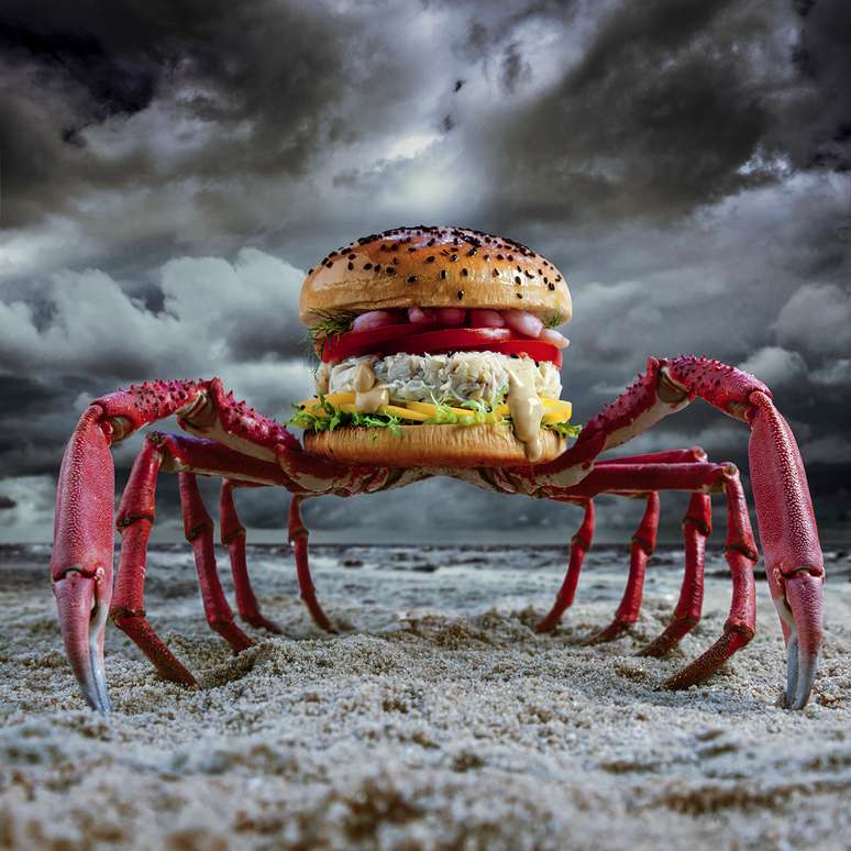 O Crabzilla tem santola (caranguejo espinhoso), fatias de manga, alface crespa, tomate, camar&atilde;o, lim&atilde;o, erva-doce e maionese apimentada