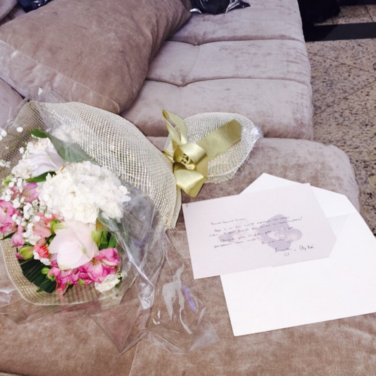 Ex-companheiro de Thiaguinho no Exaltasamba, Péricles também prestou sua homenagem